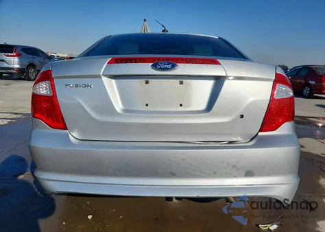 2012 Ford Fusion S z USA, uszkodzony, nr VIN 3FAHP0GA2CR225916